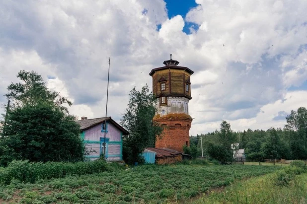 Величие и красота старых водонапорных башен.