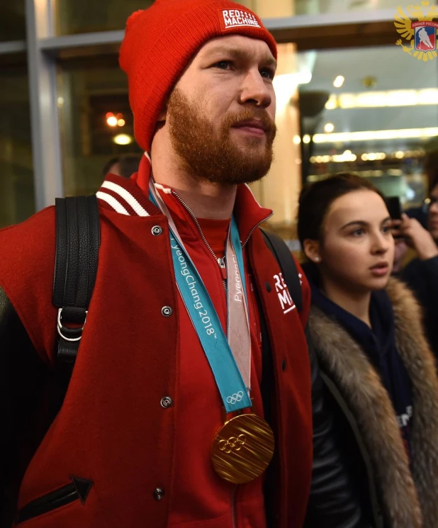 Олимпийские чемпионы прилетели в Москву.