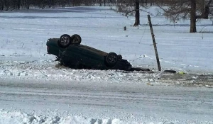 На Алтае в перевернувшемся автомобиле погибла 6-летняя девочка.