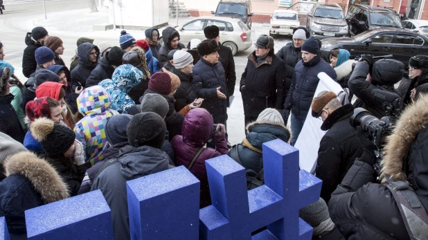 Барнаульцы рассказали ведущему Первого канала Валерию Фадееву #чтонужно сделать в городе. 2 марта 2018 года.