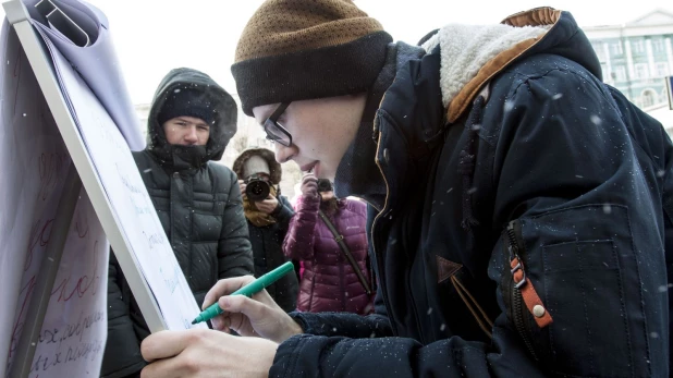 Барнаульцы рассказали ведущему Первого канала Валерию Фадееву #чтонужно сделать в городе. 2 марта 2018 года.