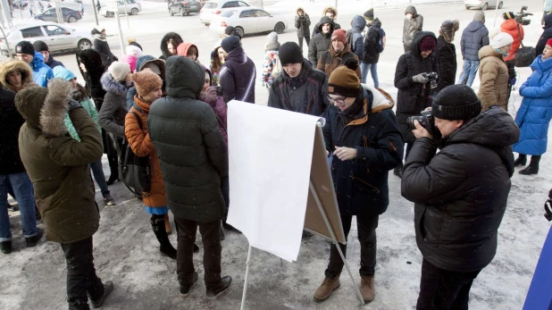 Барнаульцы рассказали ведущему Первого канала Валерию Фадееву #чтонужно сделать в городе. 2 марта 2018 года.