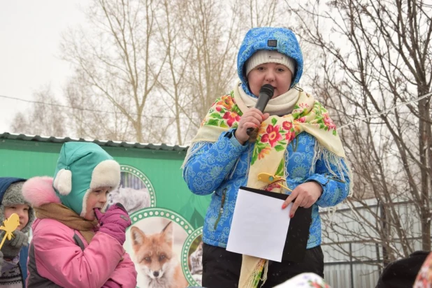 Песни и хороводы: в барнаульском зоопарке прошел праздник "Прилета птиц".