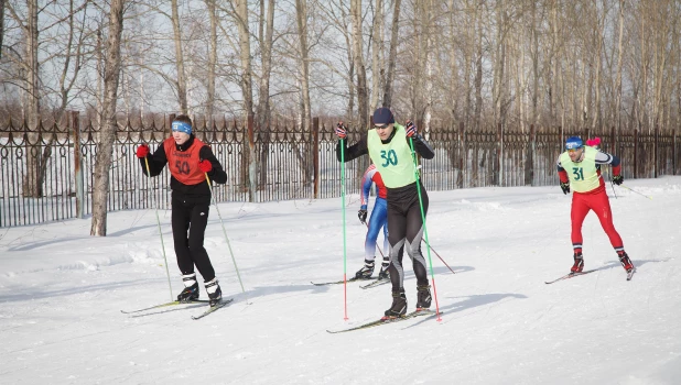 На Алтай-Коксе состоялась лыжная эстафета.