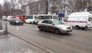 В Барануле в жестком столкновении двух маршруток пострадали 9 человек.