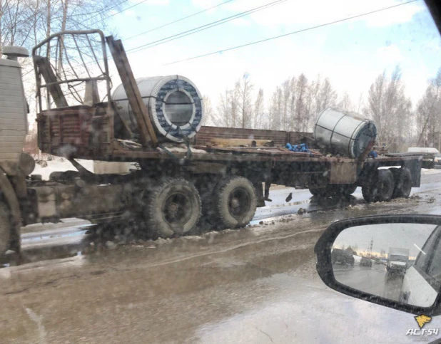 Из-за непогоды в Новосибирске и Новосибирской области происходят аварии на дорогах. 7 марта 2018 года.