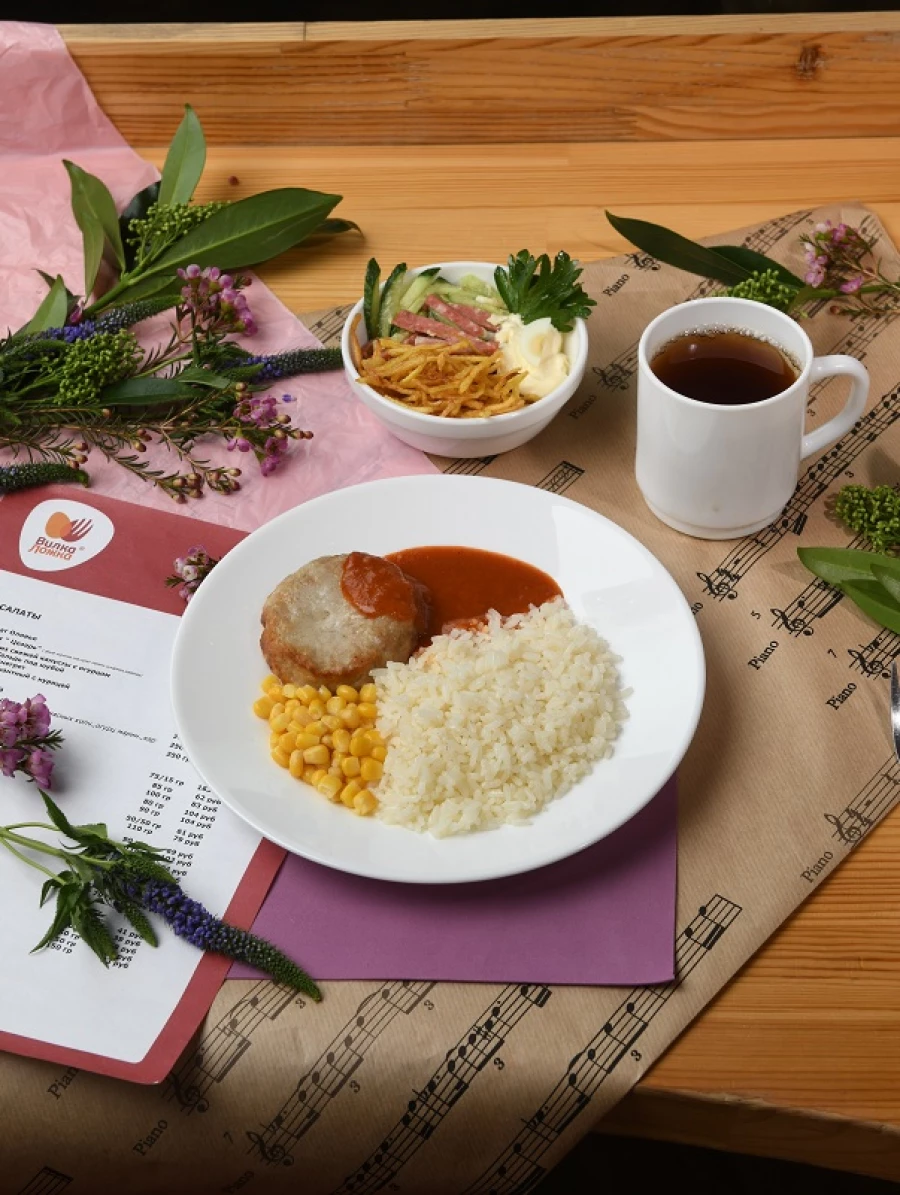 Все блюда в ресторане «Вилка-Ложка» – только ресторанного качества, они большие и вкусные.