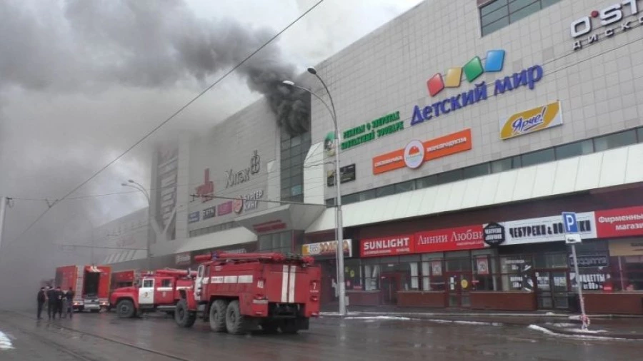 Пожар в торговом центре зимняя вишня фото