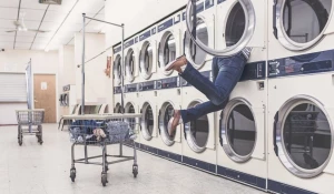 Домохозяйка. Стирка. Уборка.