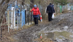 Родительский день в Барнауле. Власихинское кладбище.