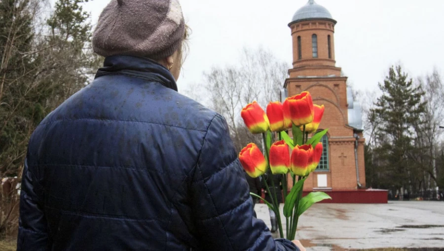 Родительский день в Барнауле. Власихинское кладбище.