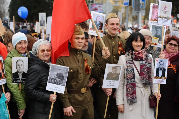 "Бессмертный полк" в Барнауле. 9 мая 2018.