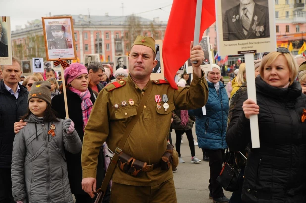 "Бессмертный полк" в Барнауле. 9 мая 2018.