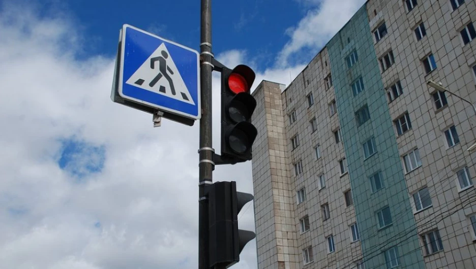 Светофор в Барнауле отключат на полтора часа из-за ремонта