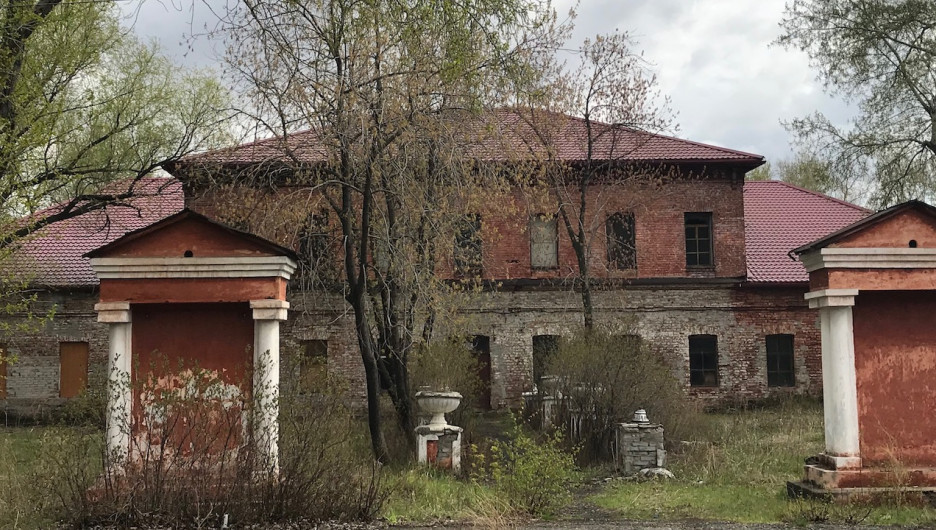 Территория сереброплавильного завода, май 2018 года. Фото: altapress.ru.