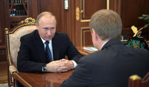 Путин встретился с и.о. губернатора Алтайского края Виктором Томенко.