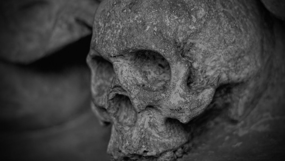 На стройке жилого дома нашли ящик с человеческими костями и черепами