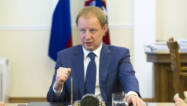 Губернатор Томенко утвердил выплаты в 100 тысяч рублей переселенцам из Херсонской области