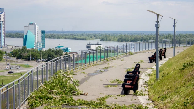 Последствия шторма в Барнауле.