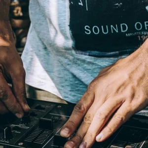 Диджей. Музыка.