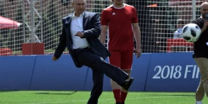 Владимир Путин на Красной площади в парке футбола.