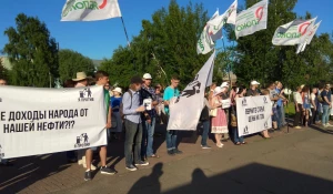 Митинг против повышения цен на бензин в Барнауле.