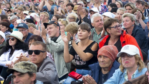 Концерт Пелагеи в Сростках на Шукшинском фестивале.