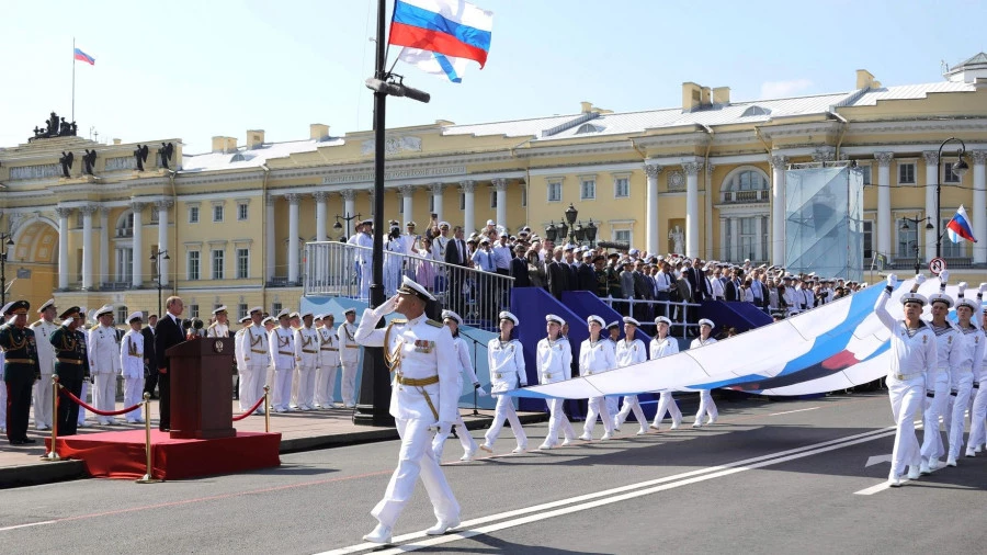 Главный военно-морской парад в День ВМФ-2018.
