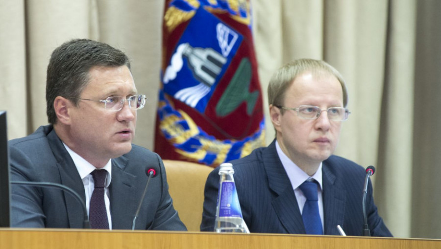Виктор Томенко и Александр Новак (слева).