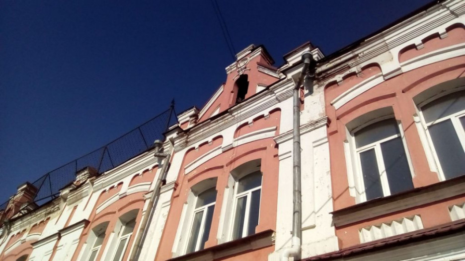 Здание на ул. Льва Толстого, 32.