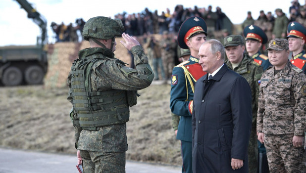 Путин подписал указ о призыве россиян на военные сборы