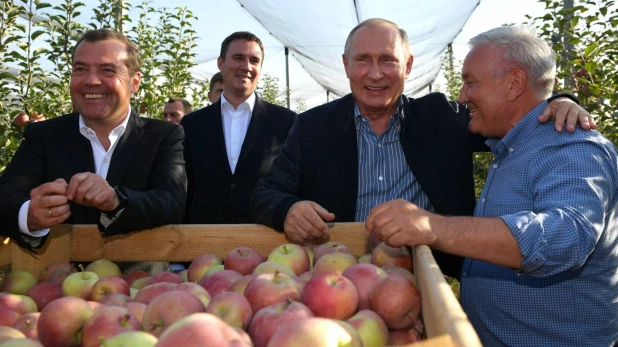 Дмитрий Медведев и Владимир Путин.