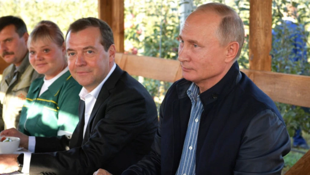 Путин И Медведев Рост Фото