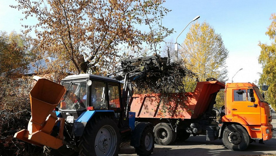Уборка мусора в Барнауле.