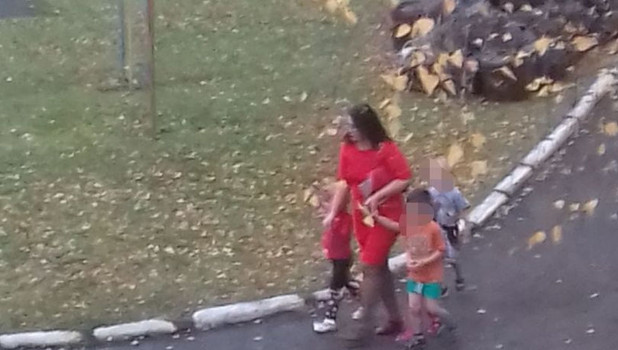 Детей вывели на улицу в Заринске.