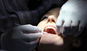 Стоматолог. Лечение зубов.