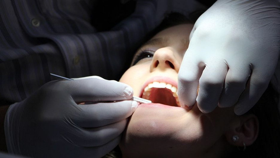Стоматолог. Лечение зубов.