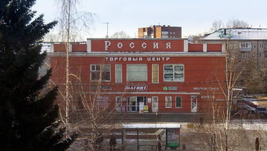 В Барнауле вновь пытаются продать здание известного ТЦ с подземным бункером