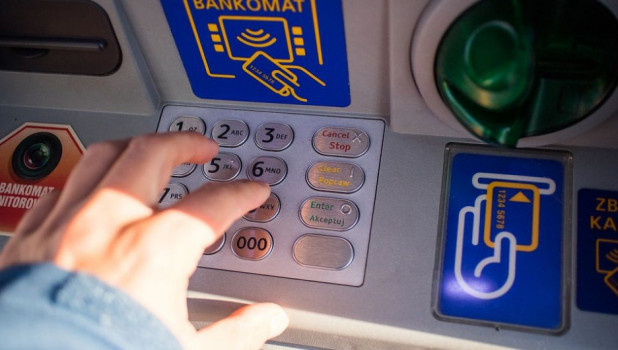 В Госдуме назвали условия для предотвращения очередей у банкоматов