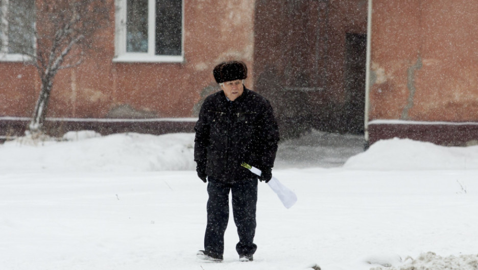 В Алтайском крае рецидивисты избили 70-летнего пенсионера ради 2 тысяч