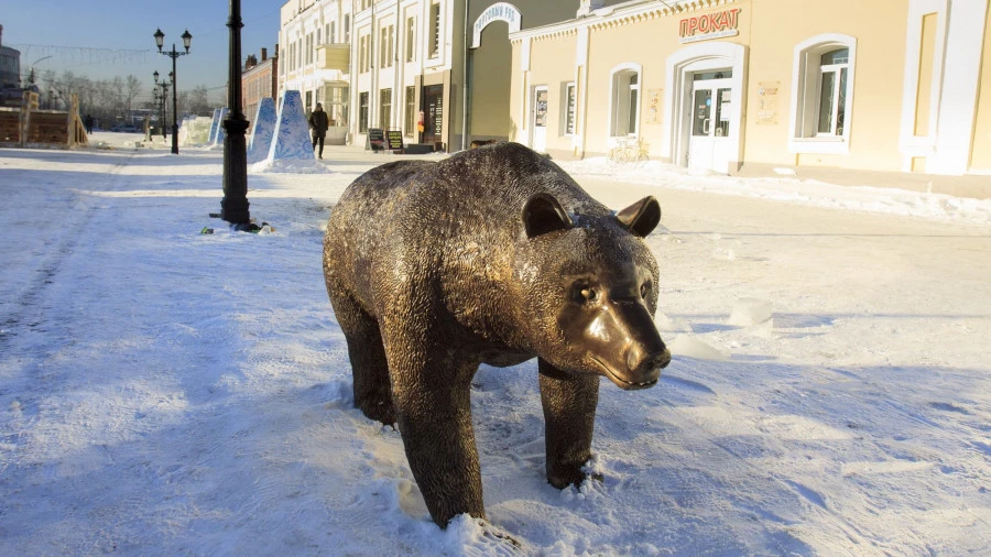 Снежный городок на ул. Мало-Тобольской.