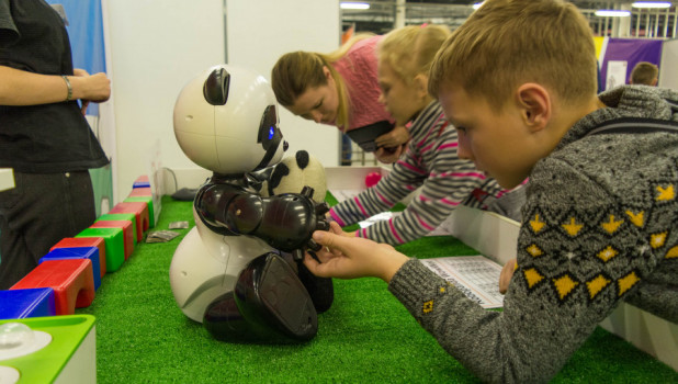 Фестиваль роботов для всей семьи «RoboStars».
