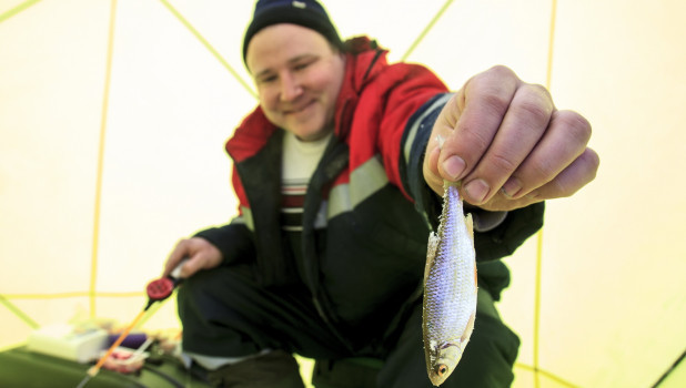 Зимняя рыбалка на Оби в Барнауле 
