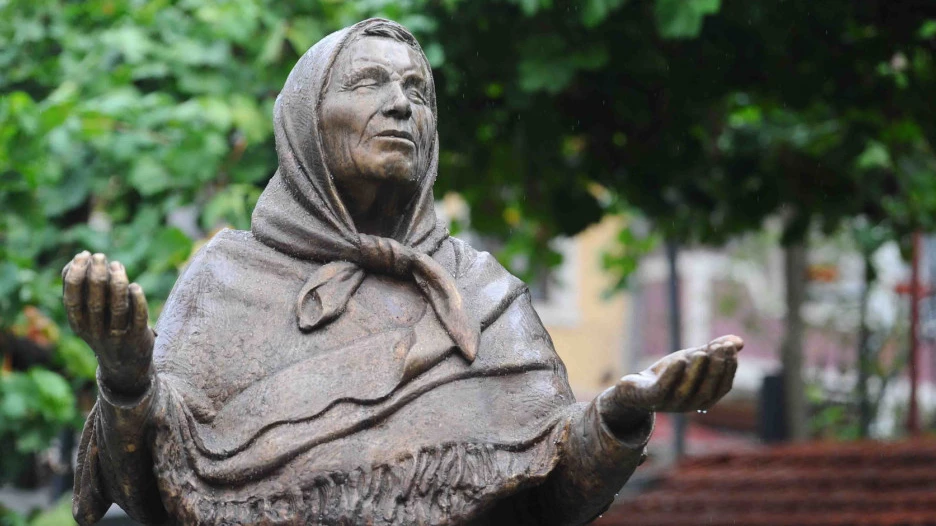 Памятник Ванге в Петриче