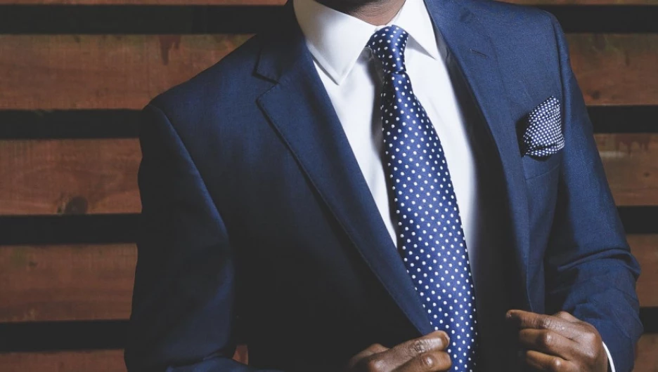 Мужчина. Костюм. Галстук