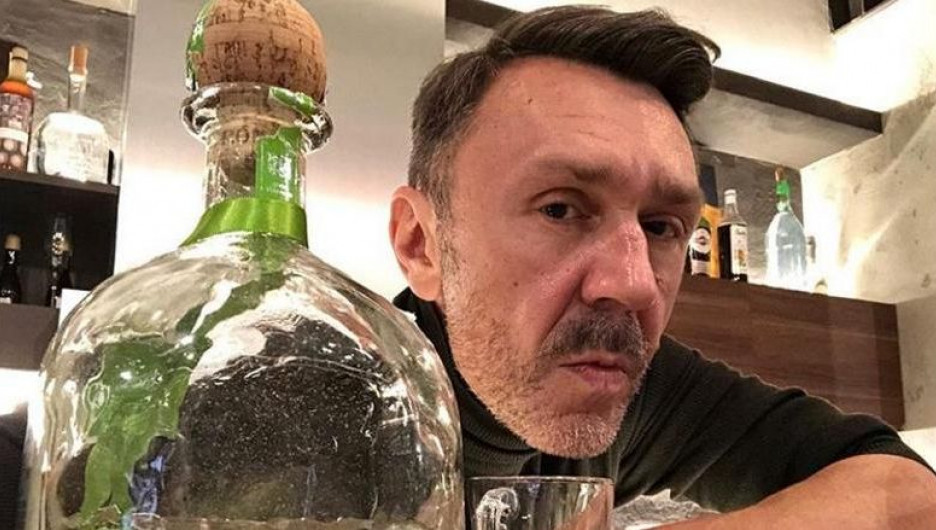 Россиянка решила засудить Шнурова за композицию "В Питере - пить"