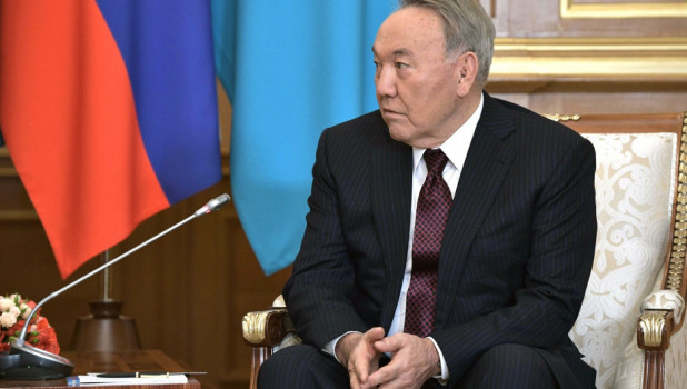 Елбасы лишили статуса почетного сенатора Казахстана
