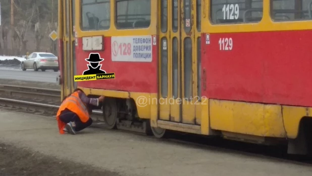 В Барнауле загорелся трамвай.