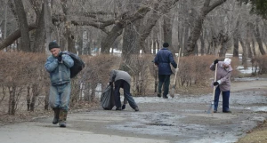 Уборка в парке "Изумрудный".