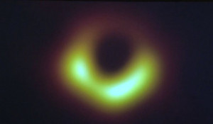 Первая в мире фотография черной дыры. 